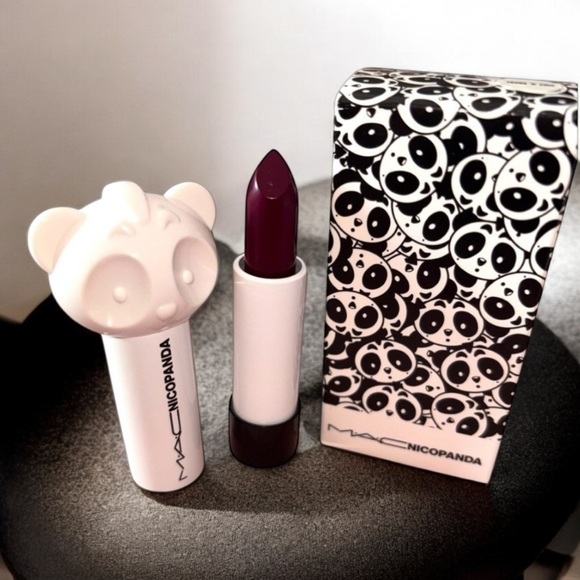MAC Nicopanda Toung 'n' Chic Limited Edition Lipstick - Picture 3 of 8
